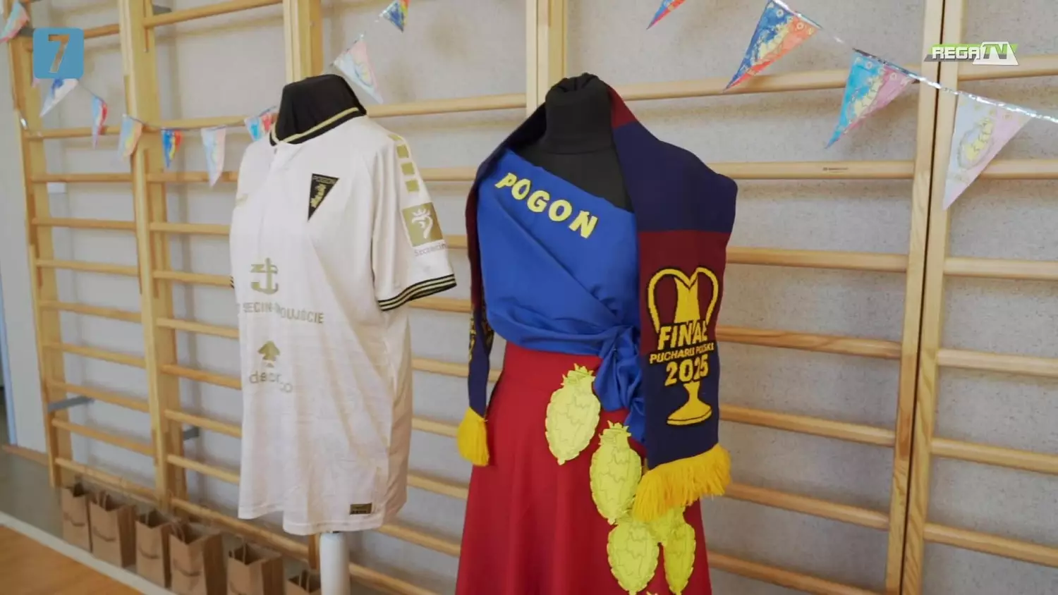 Wizyta piłkarzy Pogoni Szczecin w Publicznej Szkole Podstawowej nr 2 w Świdwinie.